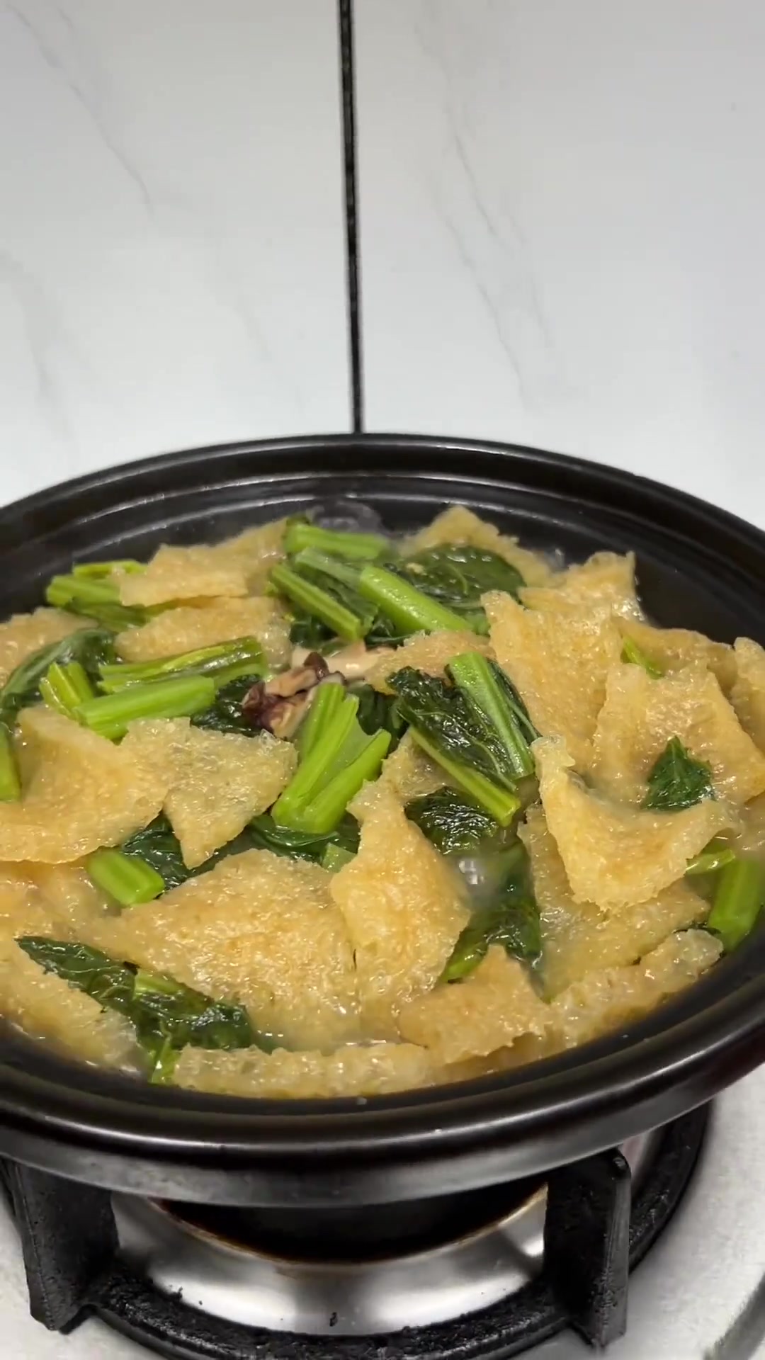 潮汕春菜肉皮煲,春菜软甘肉皮糯,超好吃