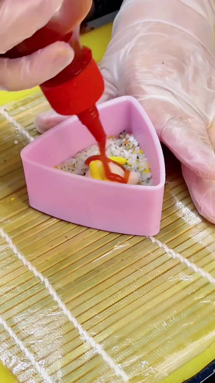 三角饭团制作过程