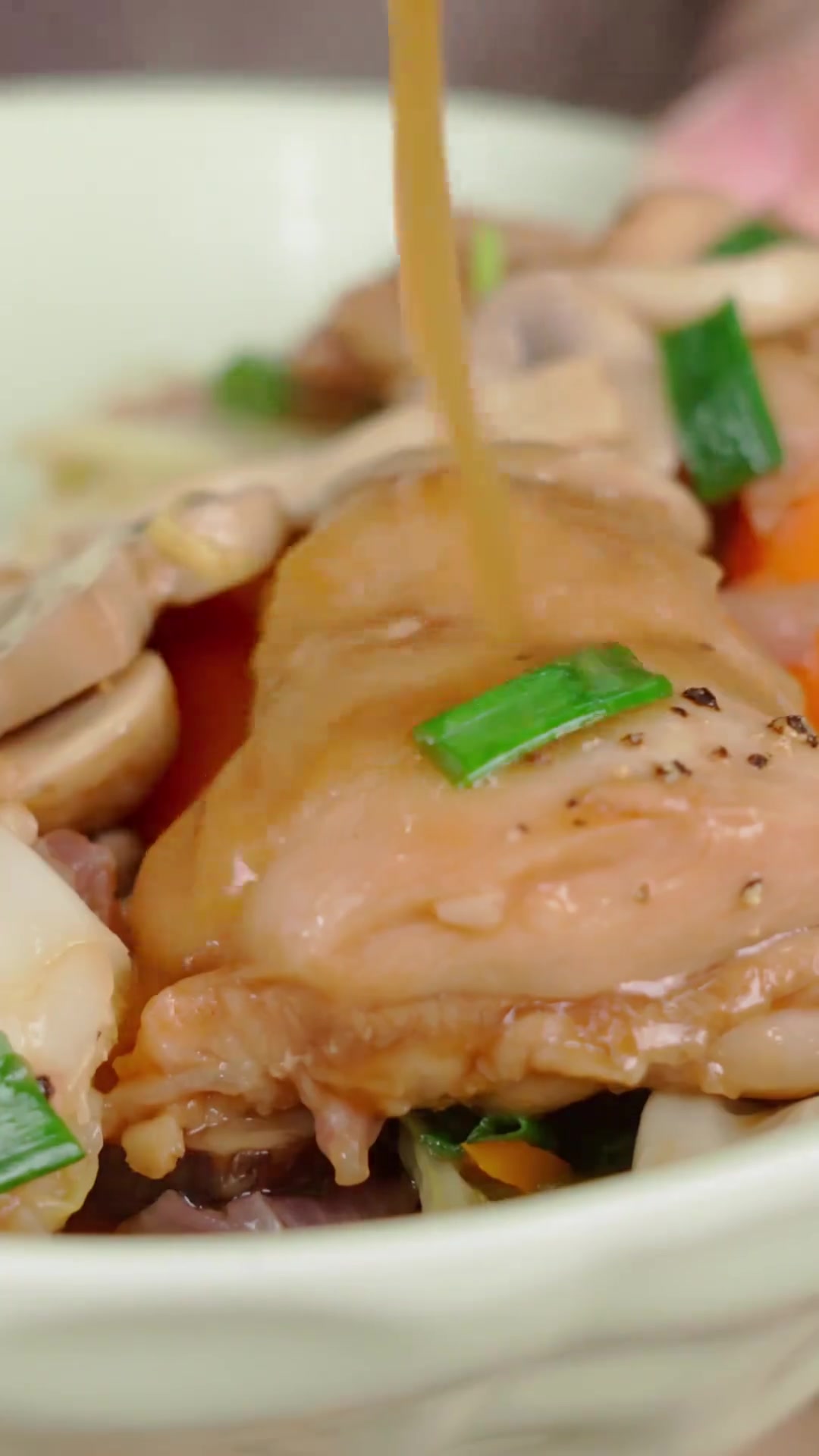 蔬菜炖鸡肉,不加一滴水,原汁原味超鲜