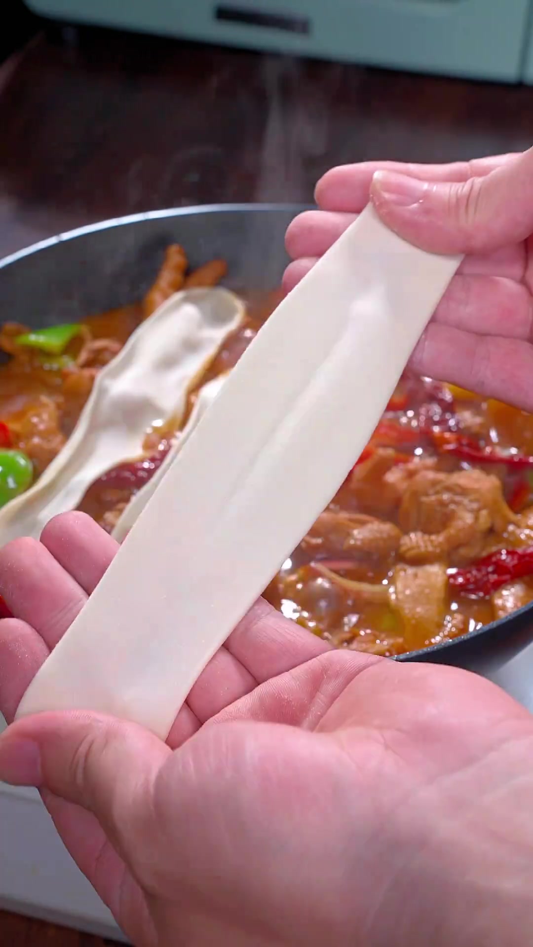 特色大盘鸡,有肉有菜有主食,超好吃!