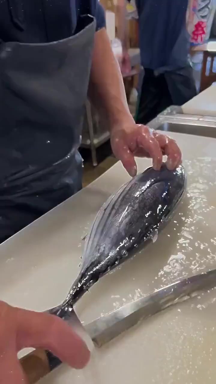 鲣鱼刀法:3片生鱼片切割技巧