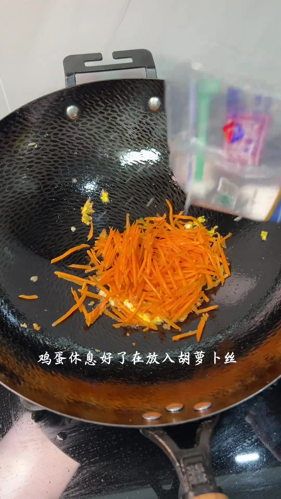 100元生活费买鸡蛋做出八菜一汤，菜品超丰富