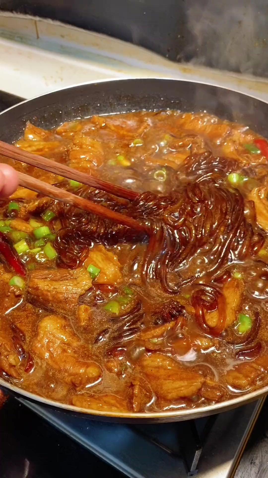 超简单！教你做东北硬菜猪肉炖粉条