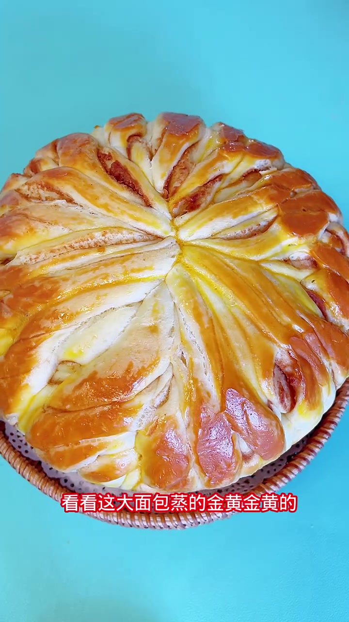 锅蒸大面包，三个鸡蛋一碗面，蓬松做法简单