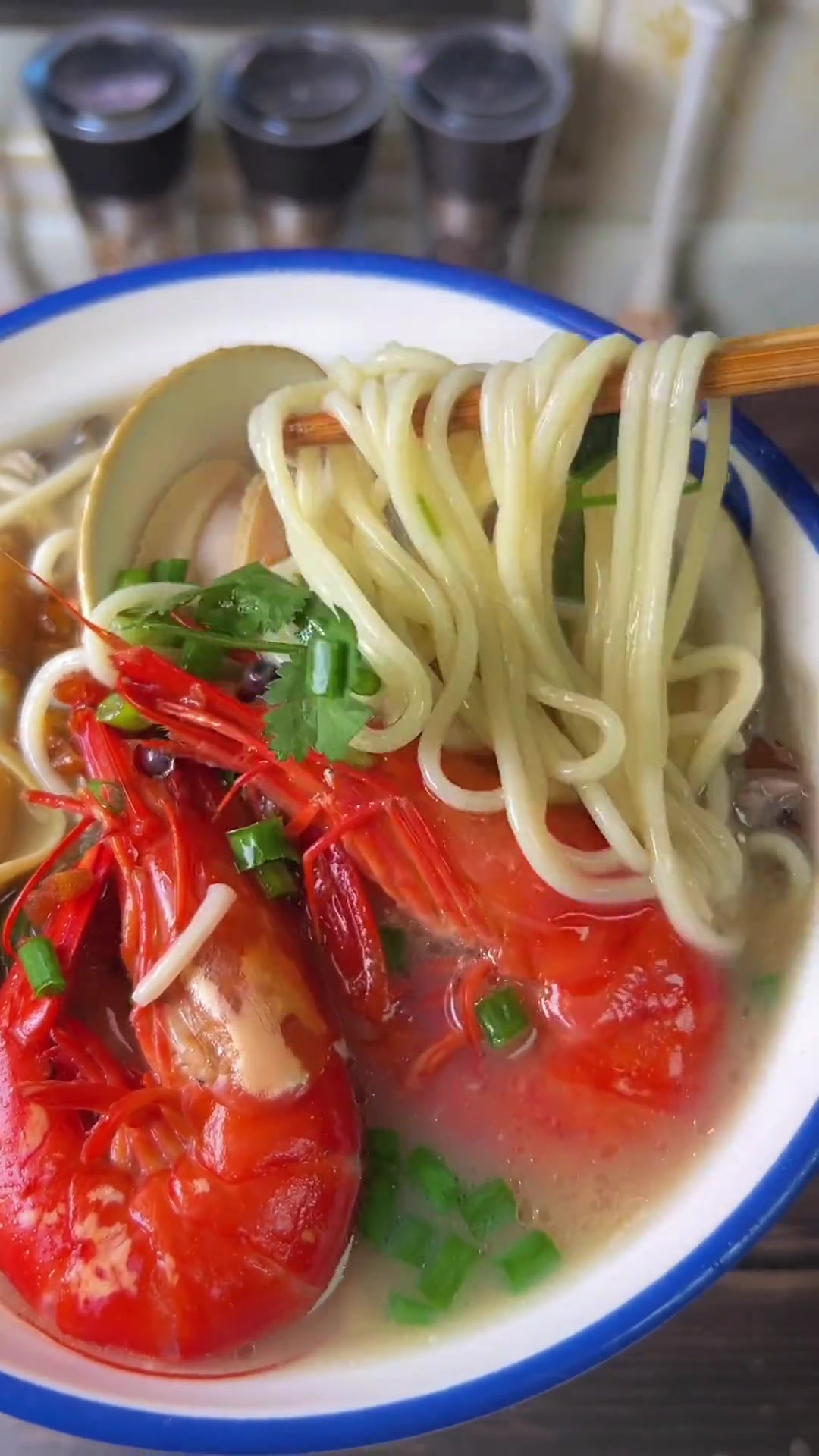 闽南海鲜面汤,汤汁绝美,又鲜又甜超好吃