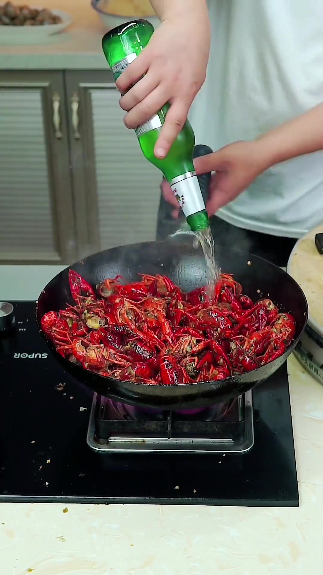 蒜蓉小龙虾,不能吃辣的快学起来