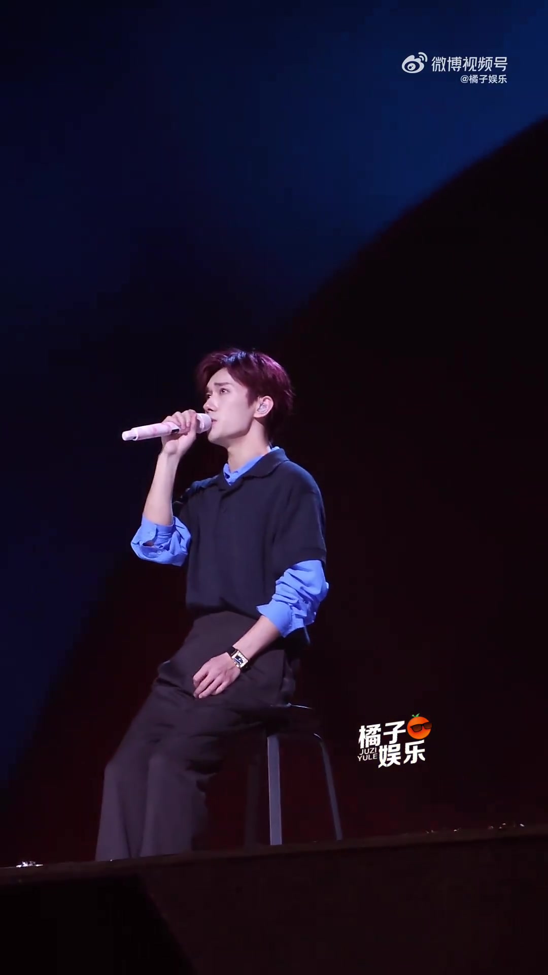 哎呦我的天……还唱了《这条小鱼在乎》，易烊千玺你要哭死我吗  这首真的全场大合唱