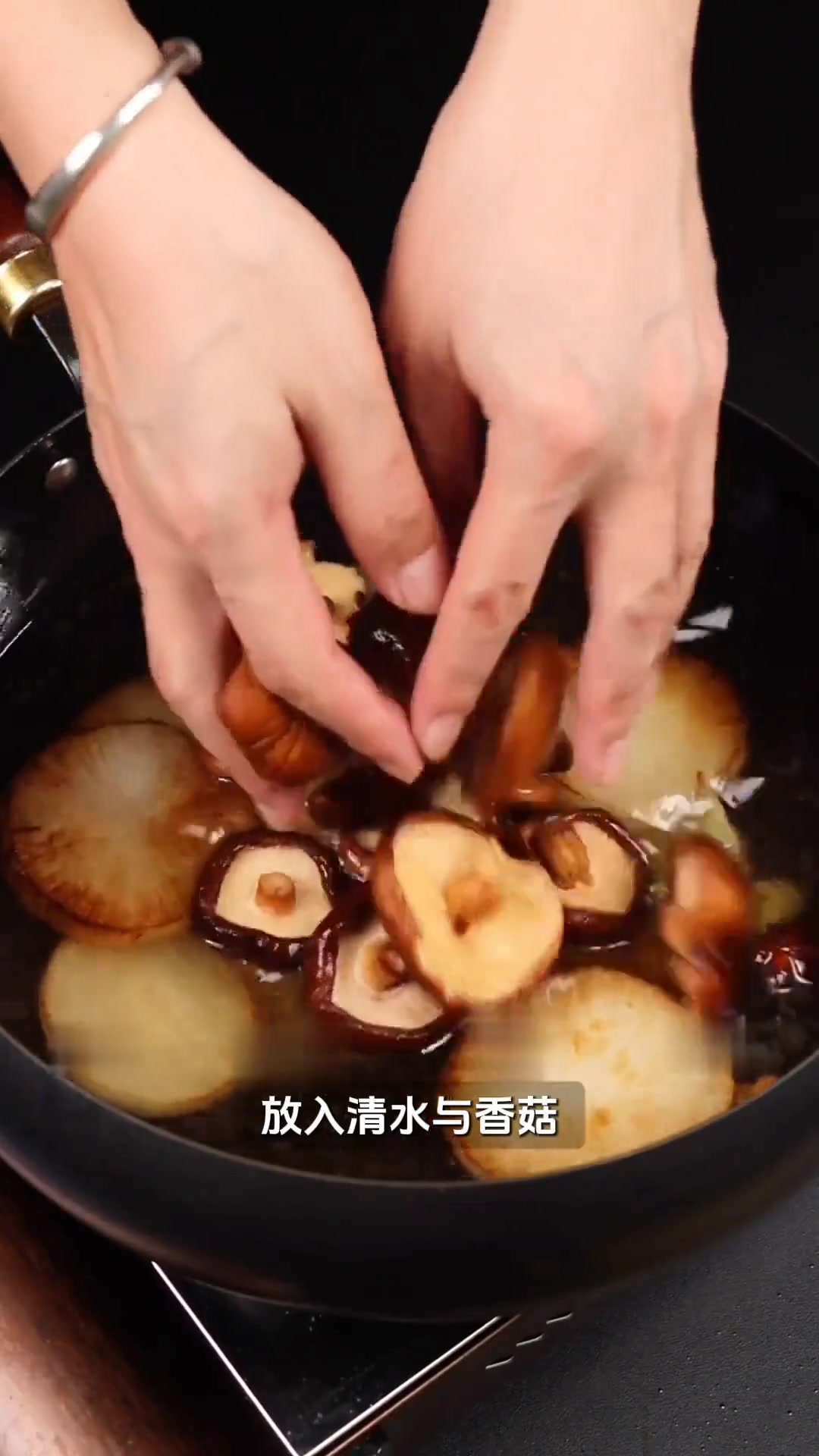 这道素食汤味道超赞，好好喝