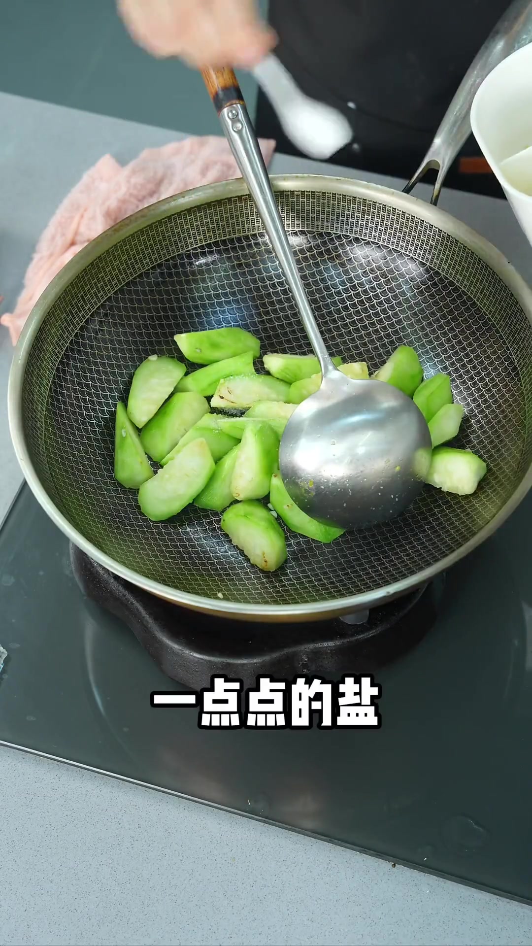 丝瓜鱼片汤,鲜香家常鲜美营养,丝瓜配鱼片真是绝配