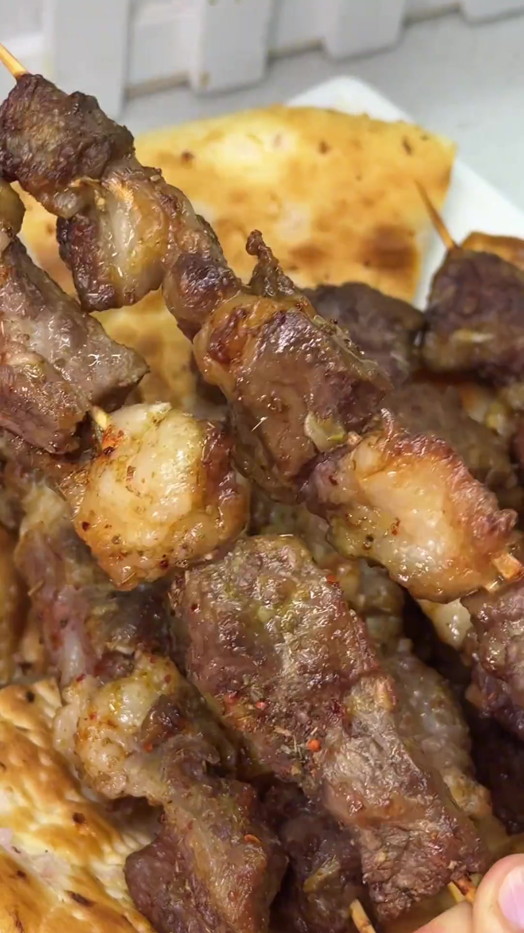 在家就能做新疆烤羊肉串,做法超详细,快来试试!