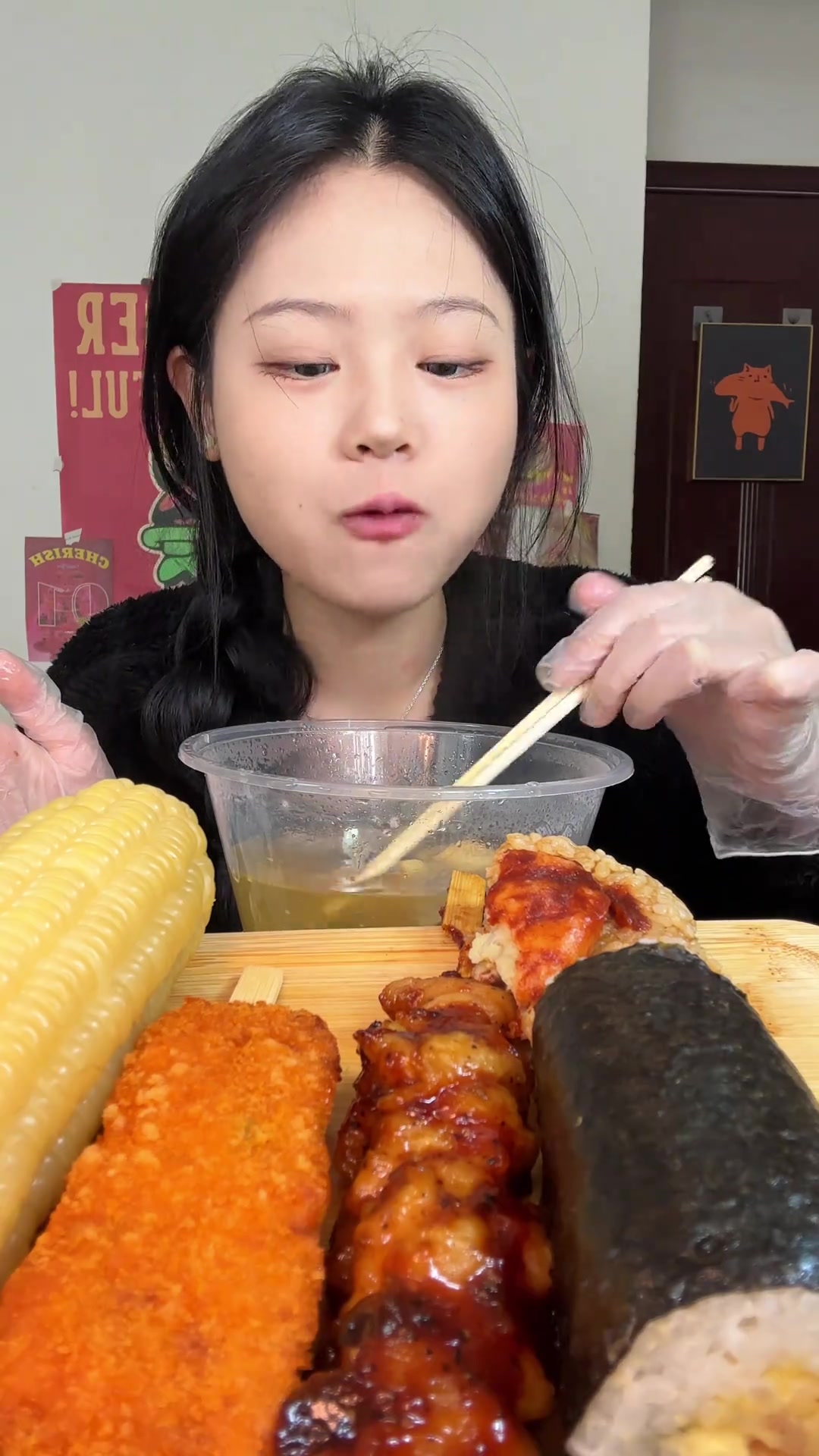 来碗热乎乎的关东煮今天吃有宝宝想看我吃的关东煮~你们吃关东煮都必点啥呀？我每次都必须吃兰花
