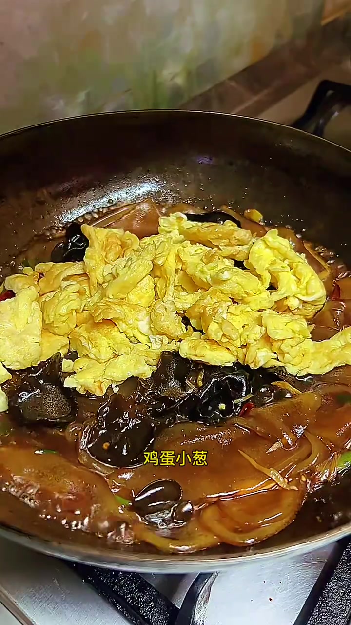 山东名菜粉皮炒鸡蛋，又一道好吃又简单的家常菜，家常菜食谱不能缺少的成员，大家一定要收藏试试