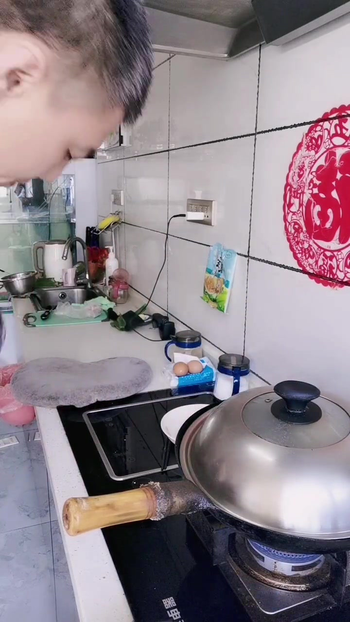 不同人经历不同,年少时光跌跌撞撞,命运天生不通?