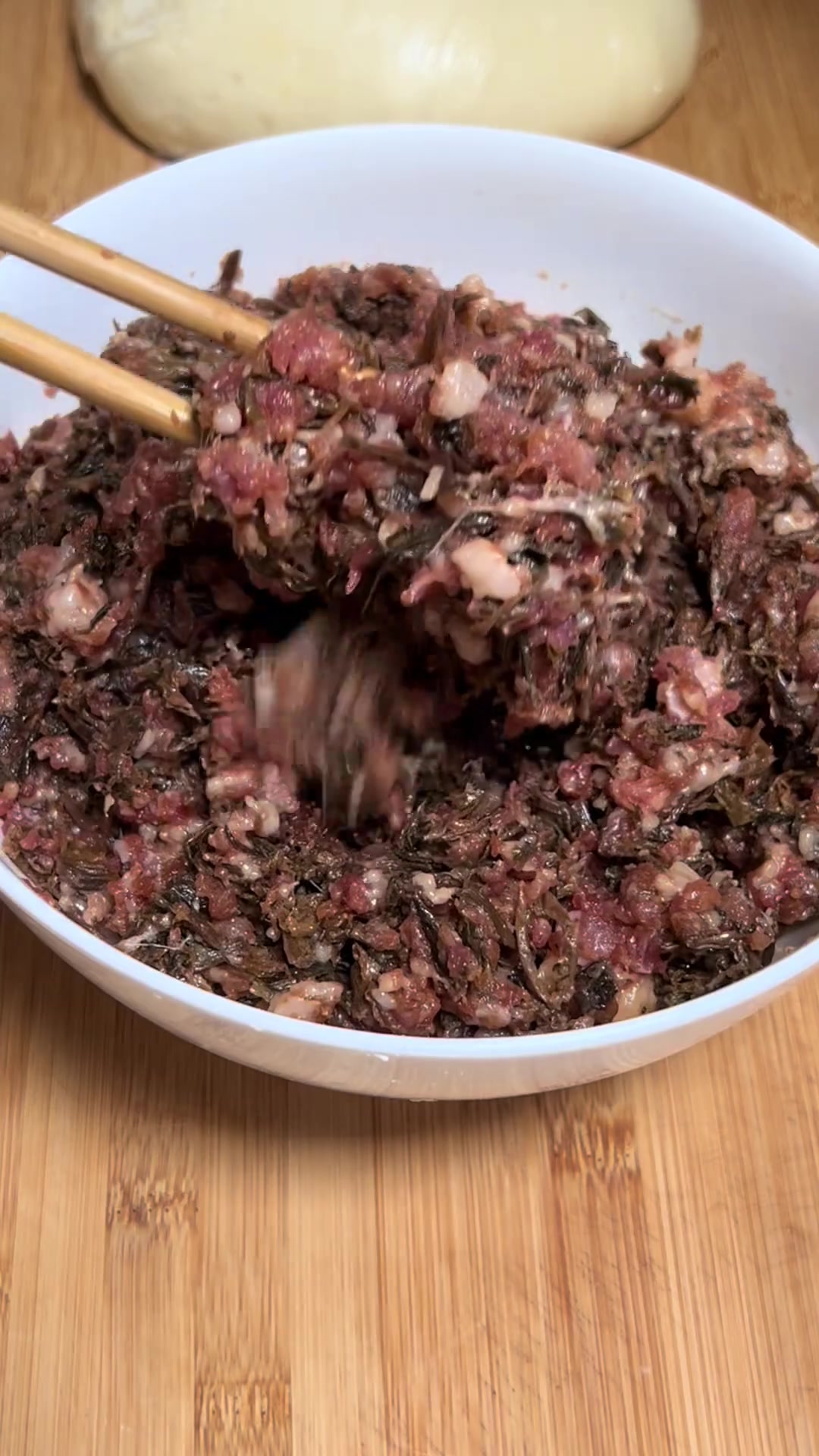 咸香酥脆梅干菜肉饼做法，活面调馅全分享