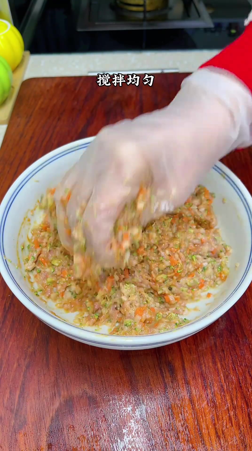 孩子不爱吃蔬菜?试试这外酥里嫩的蔬菜腐皮肉卷