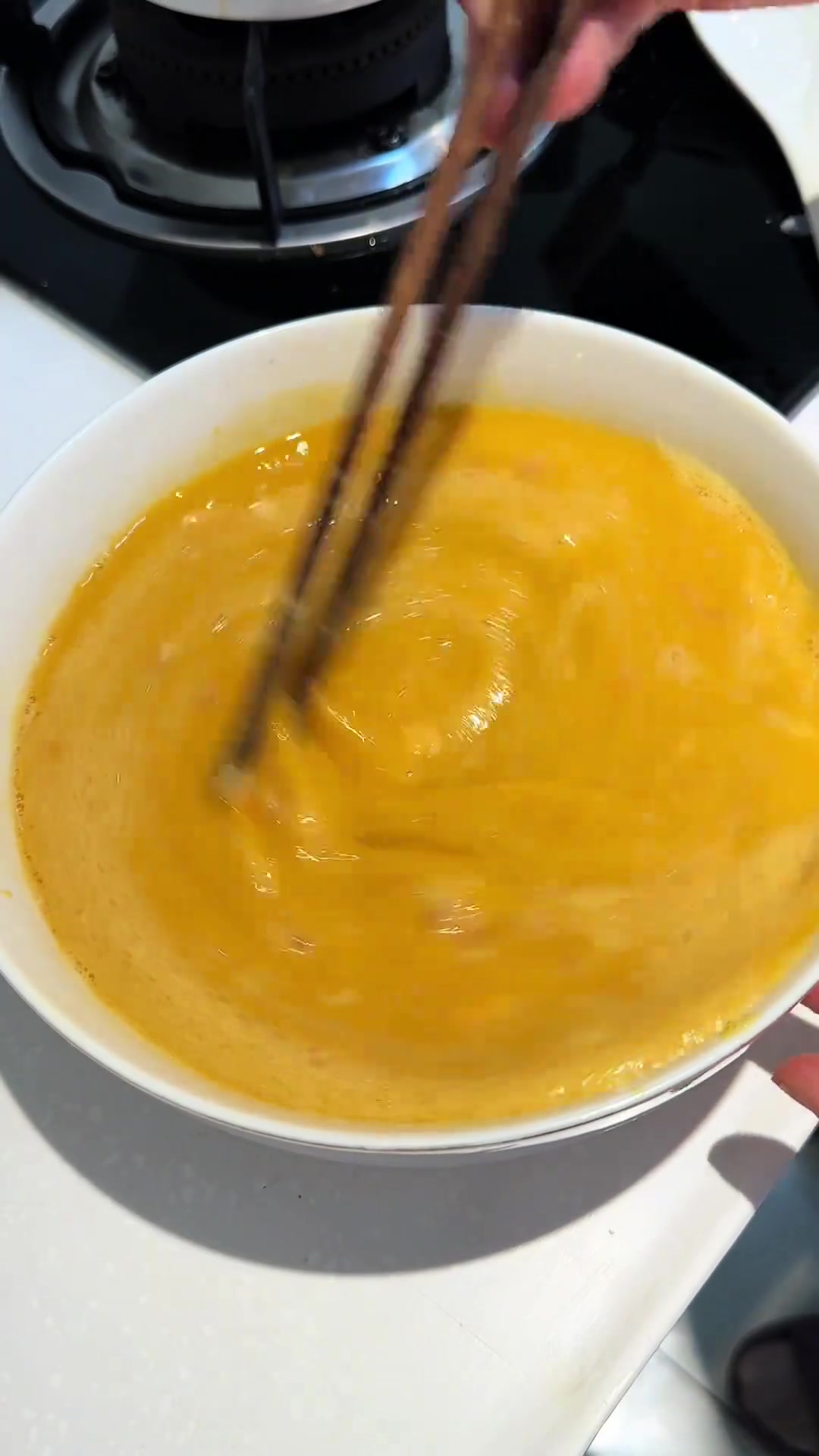 立夏做家乡美食姜汁炖蛋,全家爱吃