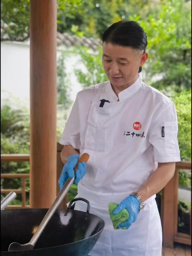 川菜大师李佳豪受邀拍摄川菜24味之蒜泥味和陈皮味