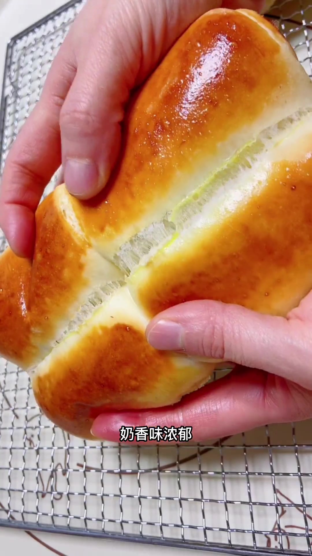 一次性发酵面包，柔软奶香，做法超简单