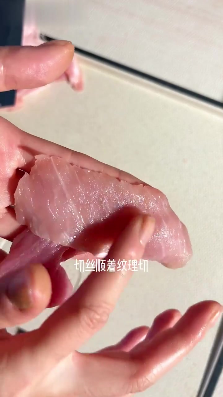 肉类怎么切｜切肉也有小技巧，肉片好嚼不塞牙，肉丝韧性不易断