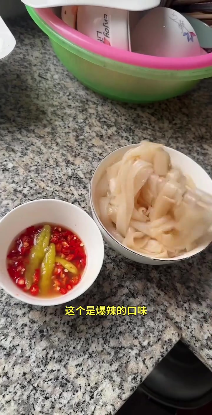 贵州人在浙江超想吃老家酸汤砂锅粉,开炫!