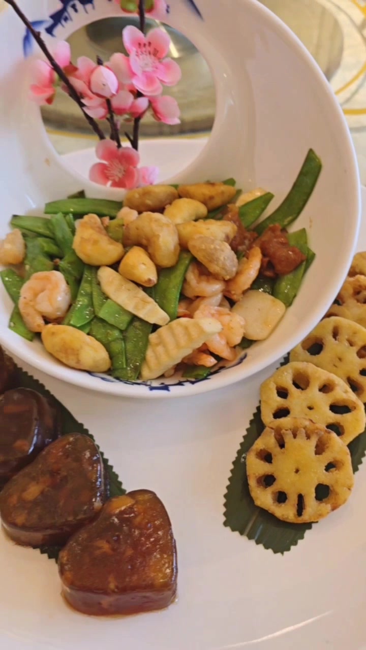 西关老字号园林酒家湖景房吃午餐,实拍视频。分享传统粤菜美味!