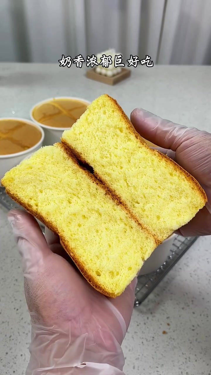 奶香浓郁的牛奶软蛋糕，做法简单似云朵般好吃