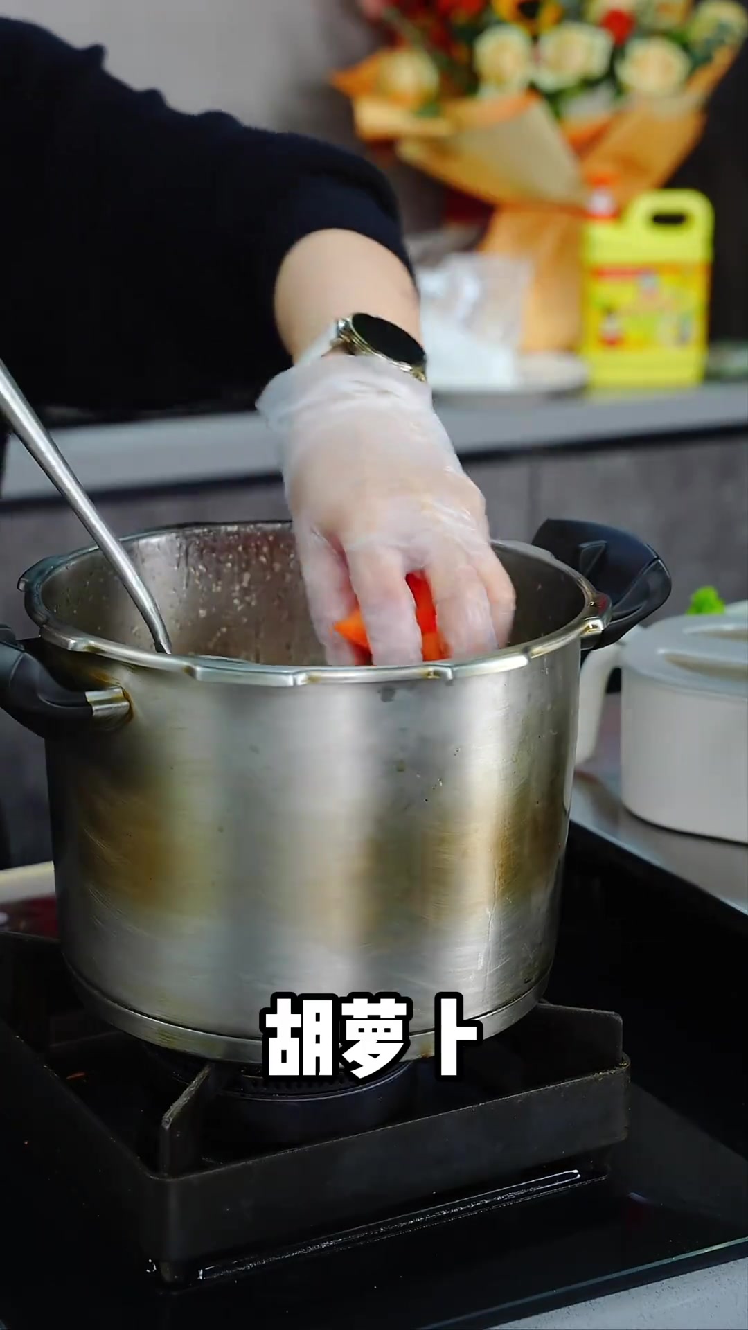 筒骨山药炖玉米,营养鲜香大骨熬汤,汤鲜味美