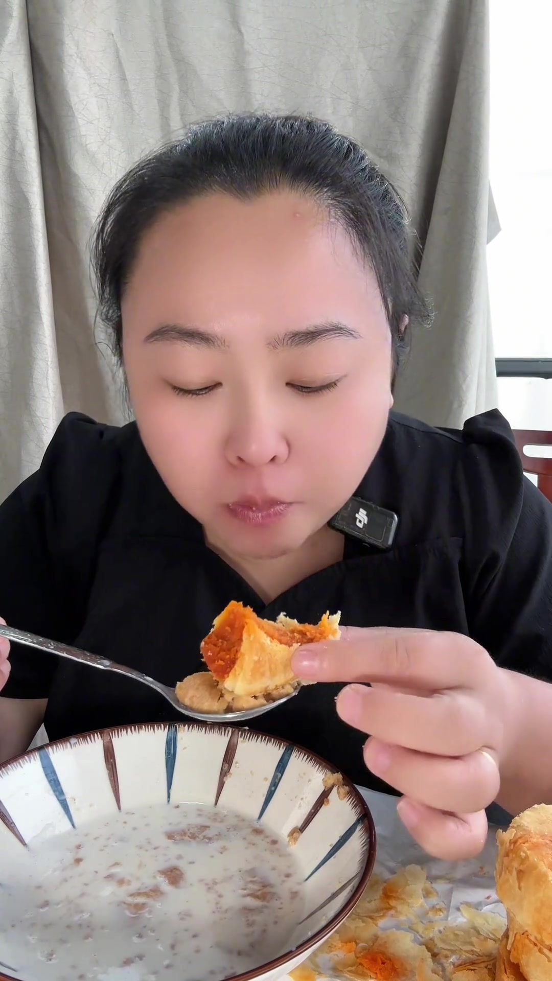 蛋黄月饼和桃酥