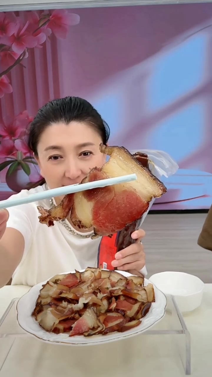 湖南烟熏老腊肉，肥而不腻瘦不塞牙