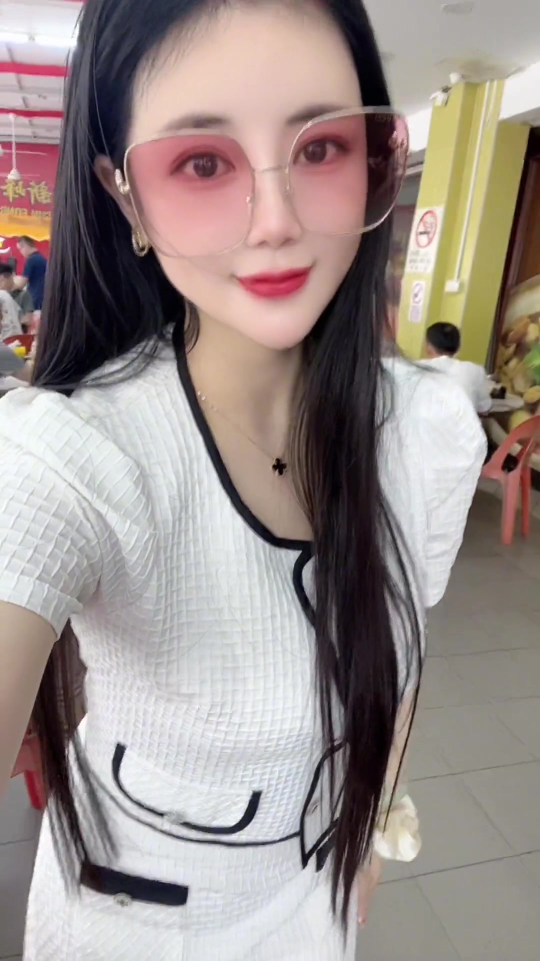 哪有生活不如意,只有余额不满意,诗和远方星辰大海都是需要门票的,吉隆坡旅行打卡明星同款肉骨