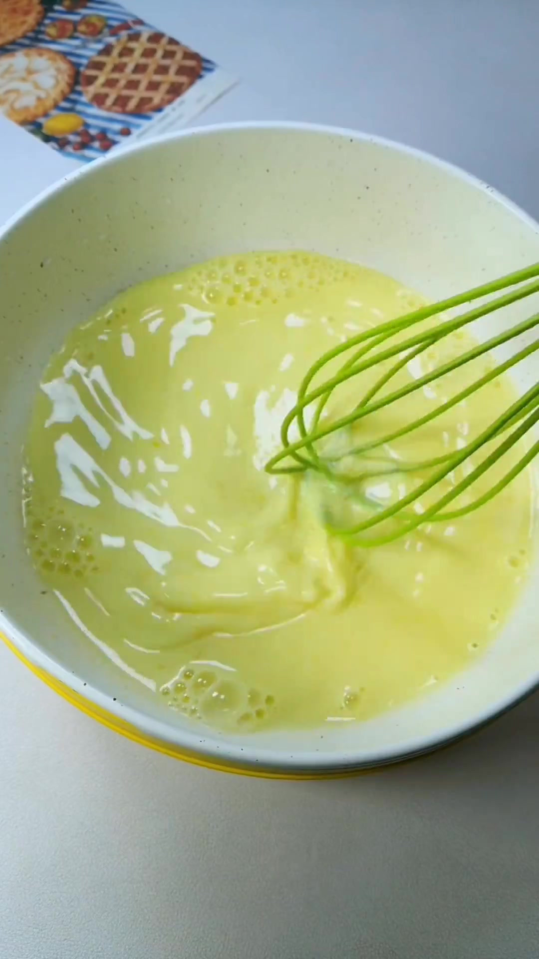 不用淡奶油不用吉利丁也能做出丝滑浓郁的巧克力冰淇淋蛋糕哦