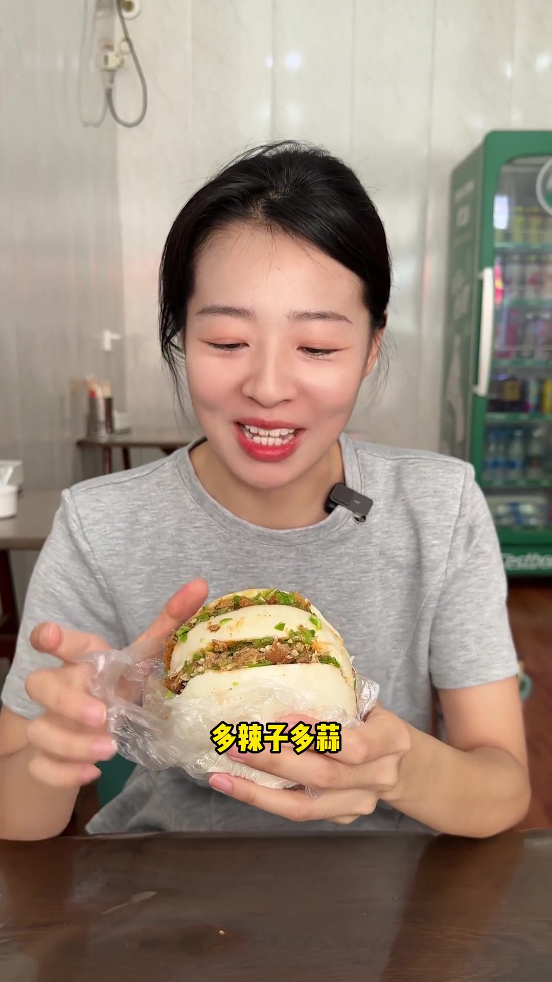 馍夹鱼肉乍一听名字很抽象，吃过就知道忘不了了