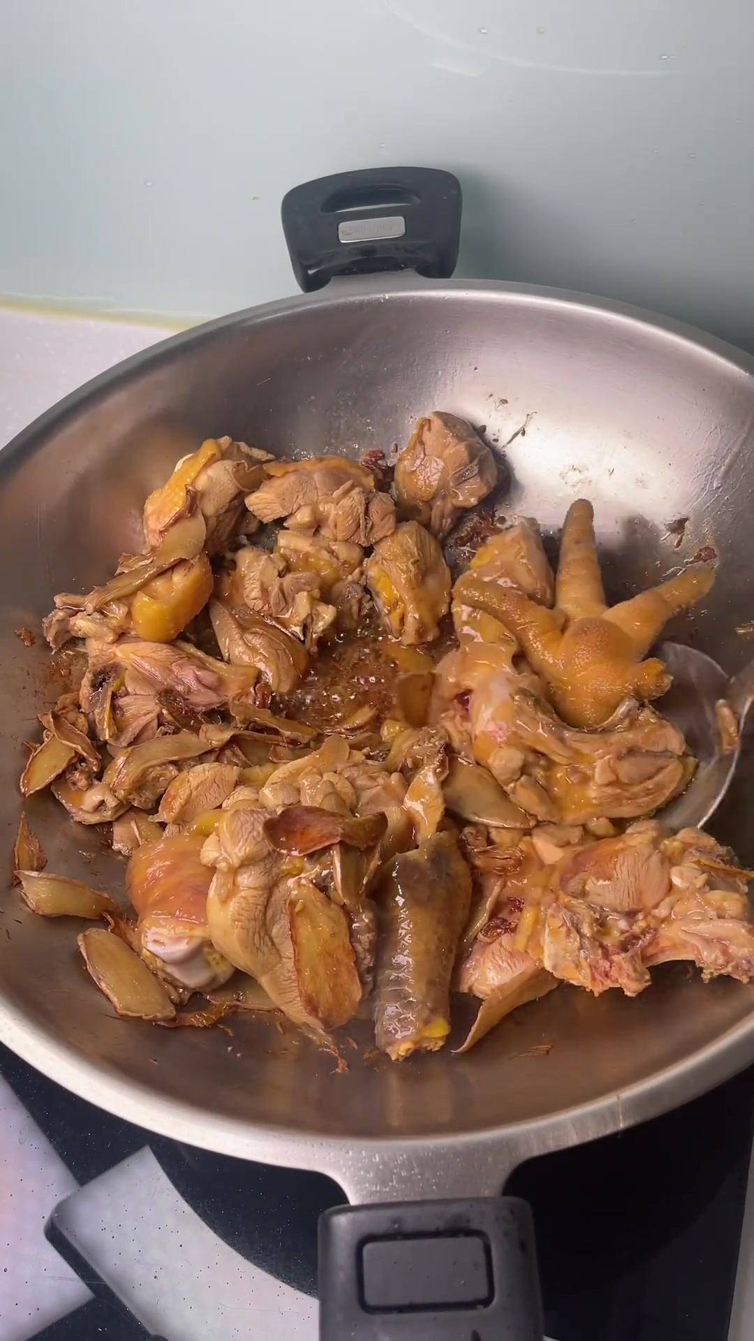 冬天的第一锅麻油鸡,这锅的含金量你们懂的,喝完直接睡觉去