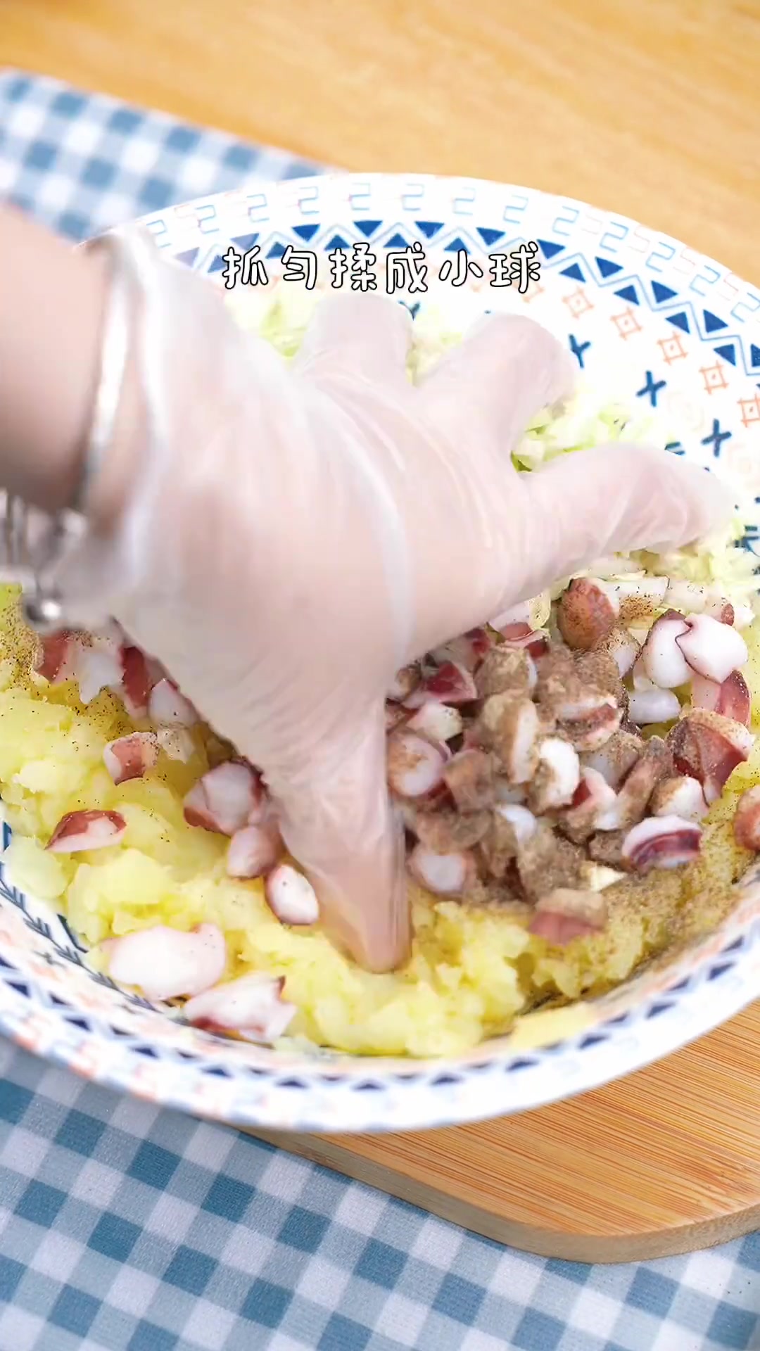 不用出门也能吃到章鱼小丸子啦！给自己加足章鱼！