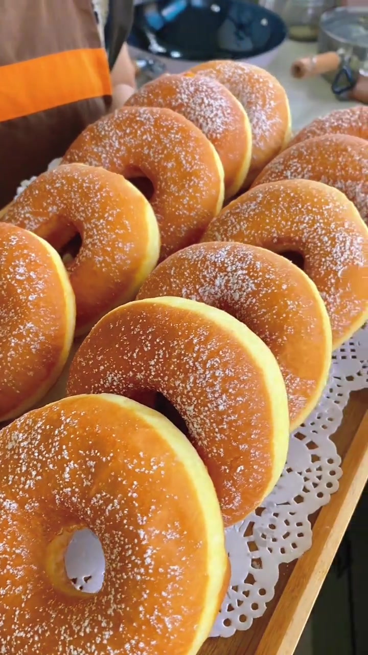 0失败的甜甜圈，不需要烤箱，不需要模具，简易版的甜甜圈，还可以打上自己喜欢吃的各种馅料，蓬