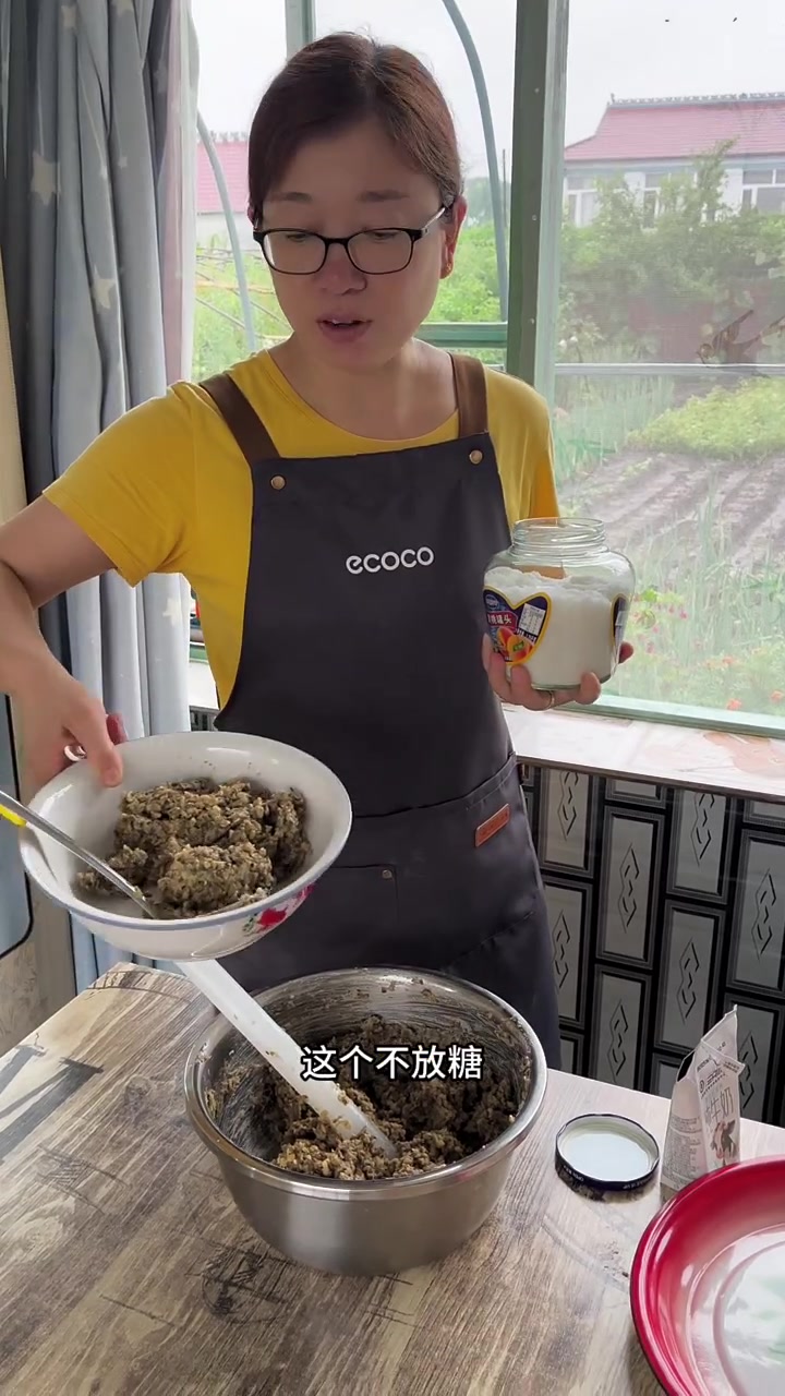 平底锅在家烙绿豆酥饼,外皮酥脆,配豆浆牛奶超赞