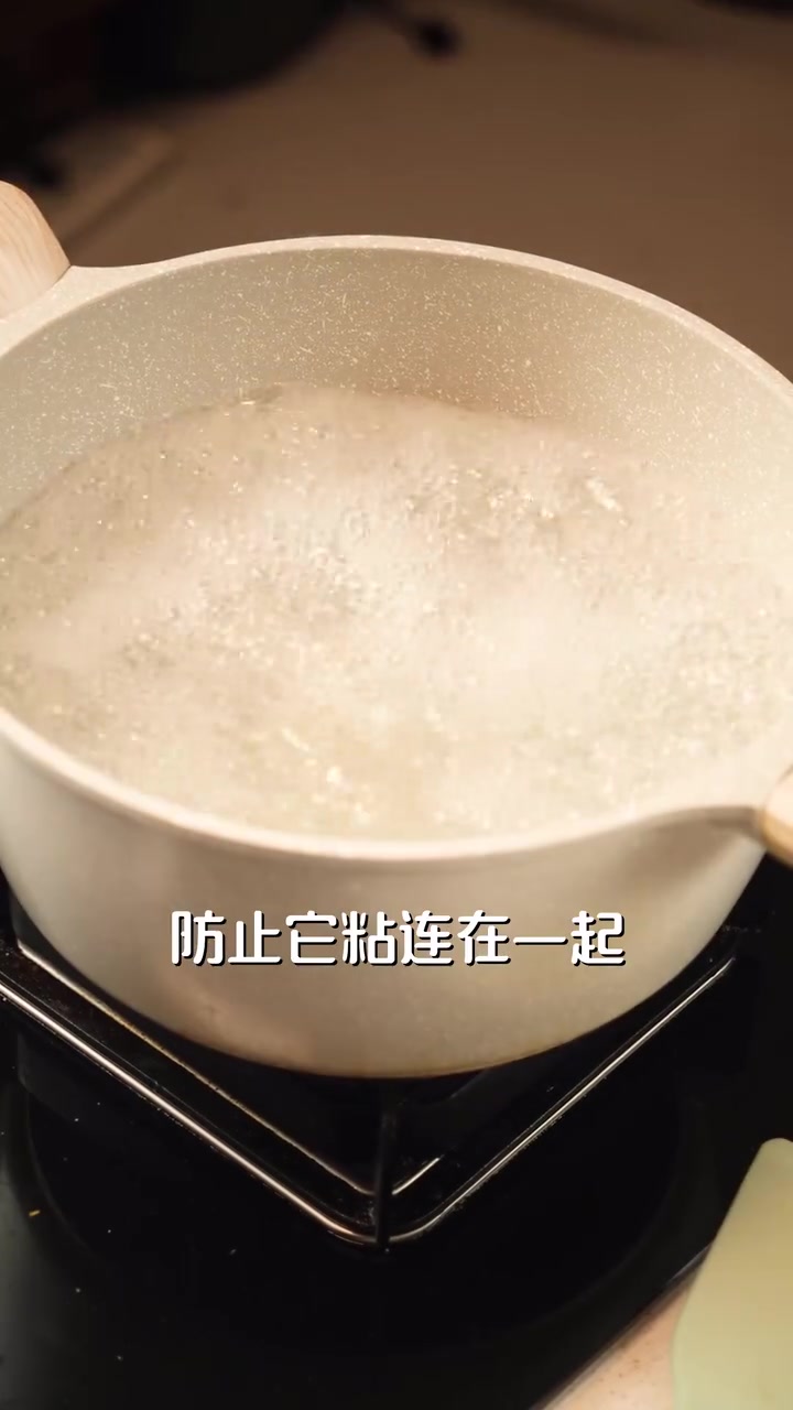 外焦里嫩,德国人离不开的的国民美食——德式炒面疙瘩!