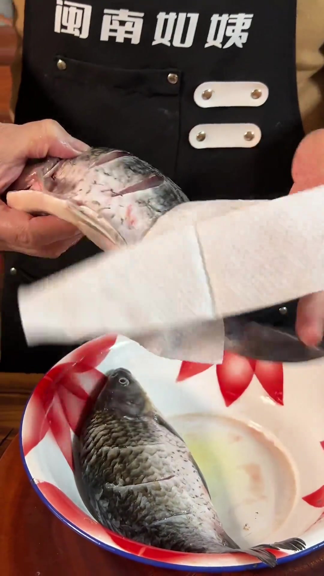 闽南特色美食,以前宴席才有,好吃又下饭葱烧醋鲫鱼