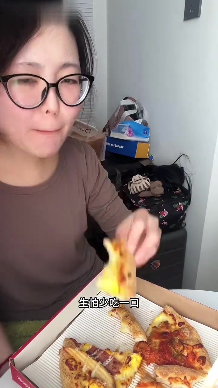 160/94成功增肥24斤饮食记录|双拼披萨|烤鸡腿肉汉堡|甜品日常