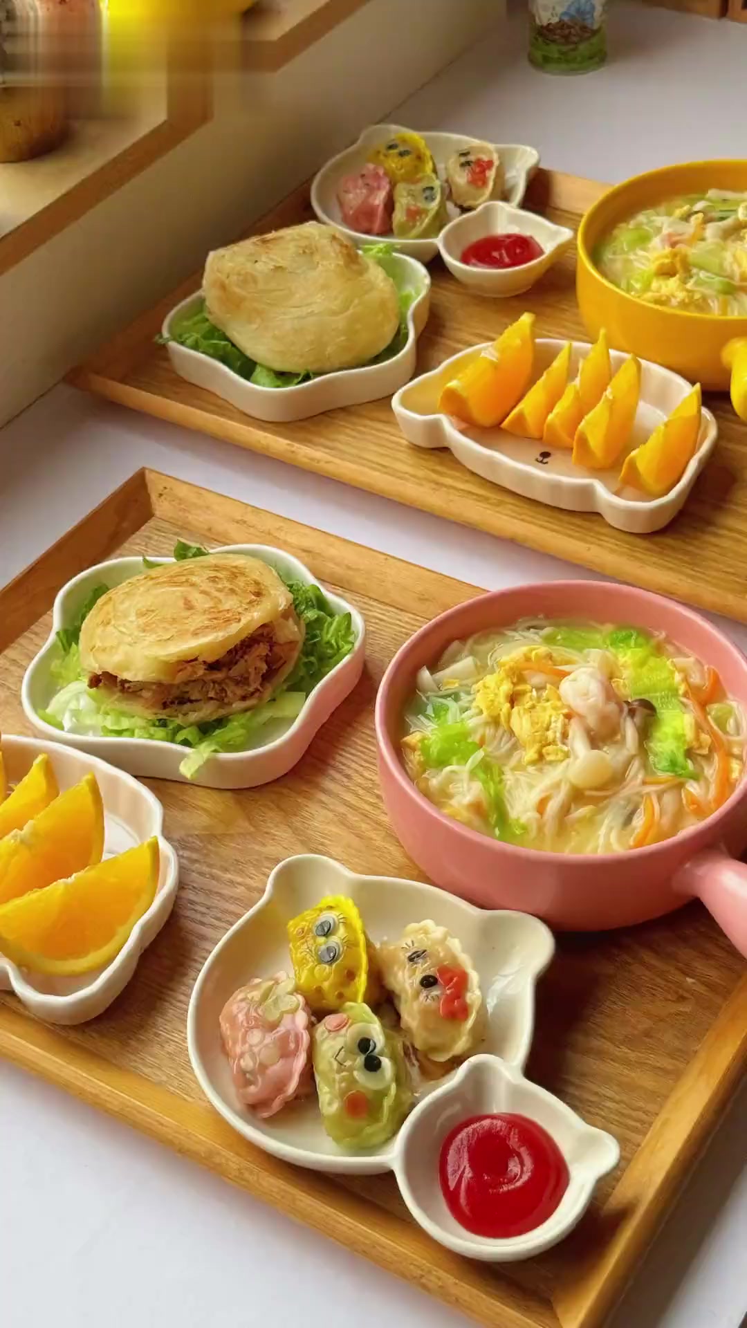 小学生早餐:手抓饼肉夹馍、菌菇虾仁面、卡通饺子