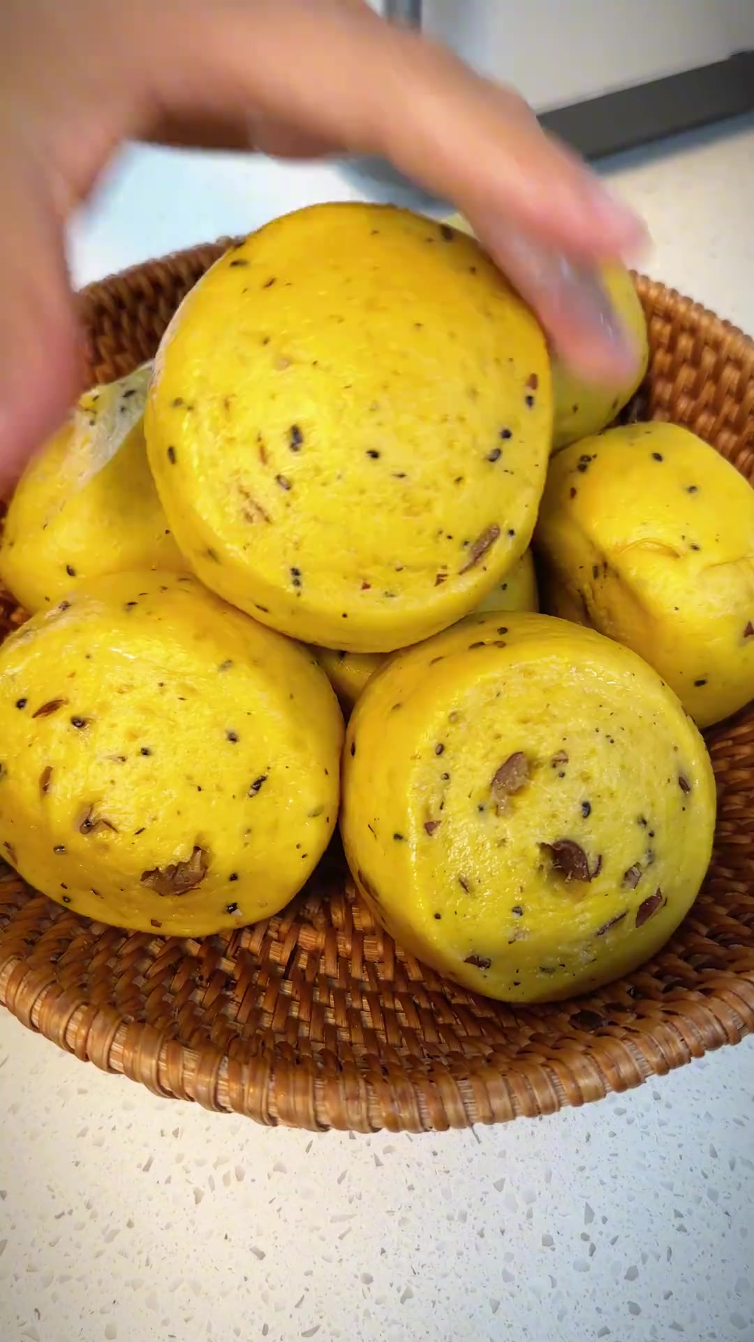 孩子的主食,你永远可以相信中式馒头!安排上吧,香甜劲道的南瓜红枣馒头!