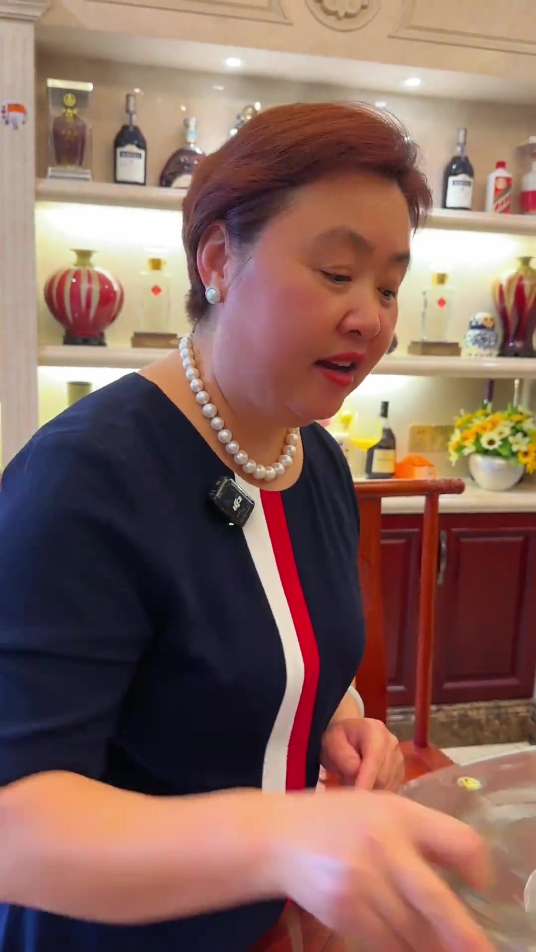 今日明姐老友陈姨的好儿媳有喜事啊,明姐整个客家人的陈皮炒米茶给她儿媳,做人有来有往,快点做