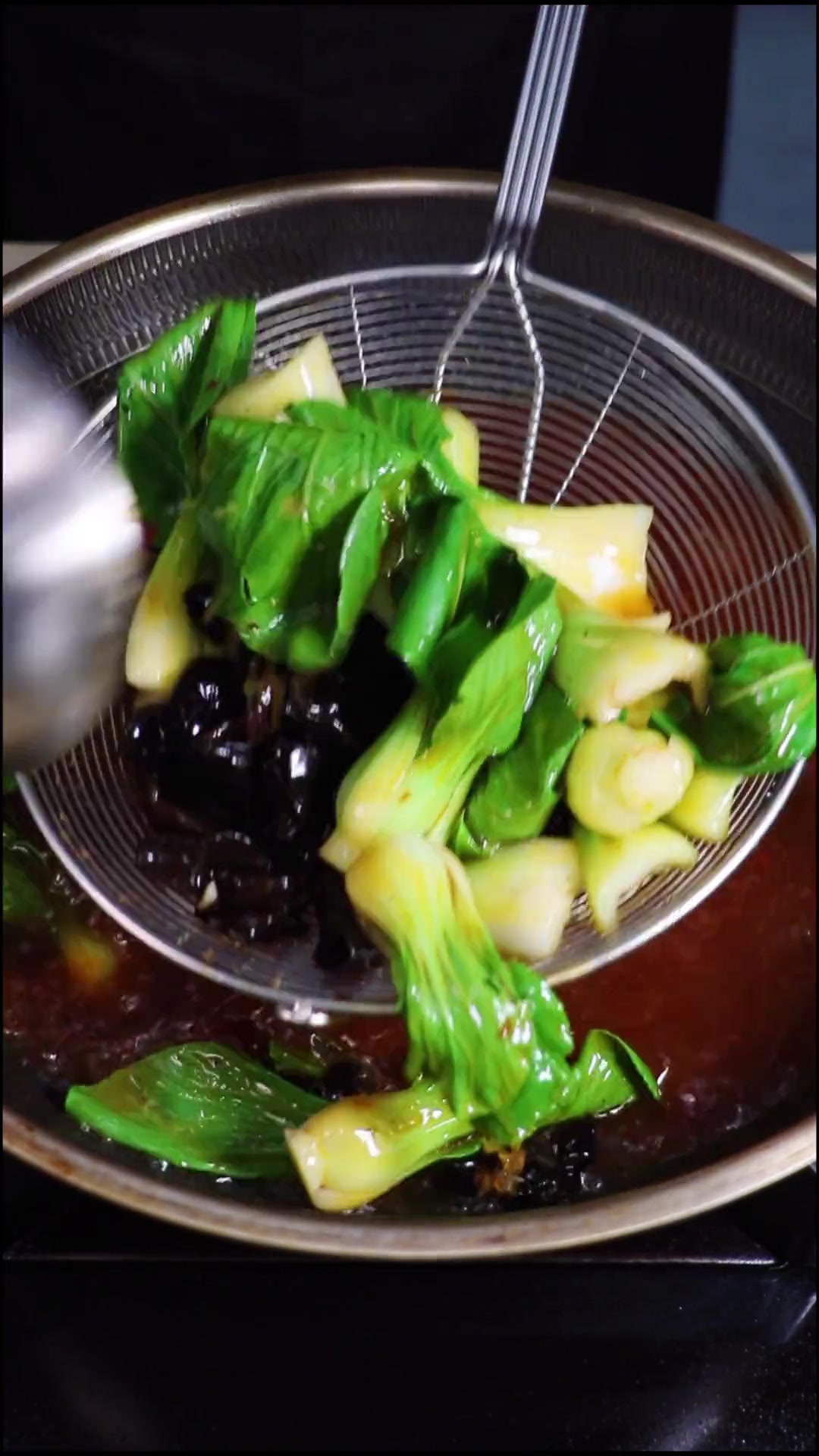 如果你爱吃腐竹,一定要尝试做下这道炝锅腐竹,麻辣鲜香,非常下饭!