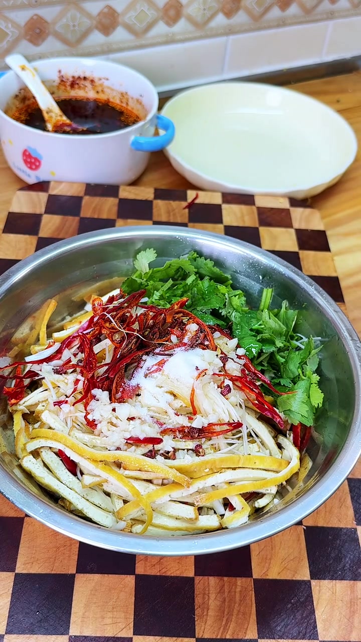 陕西人逢年过节少不了的凉拌豆腐丝,做法简单又好吃