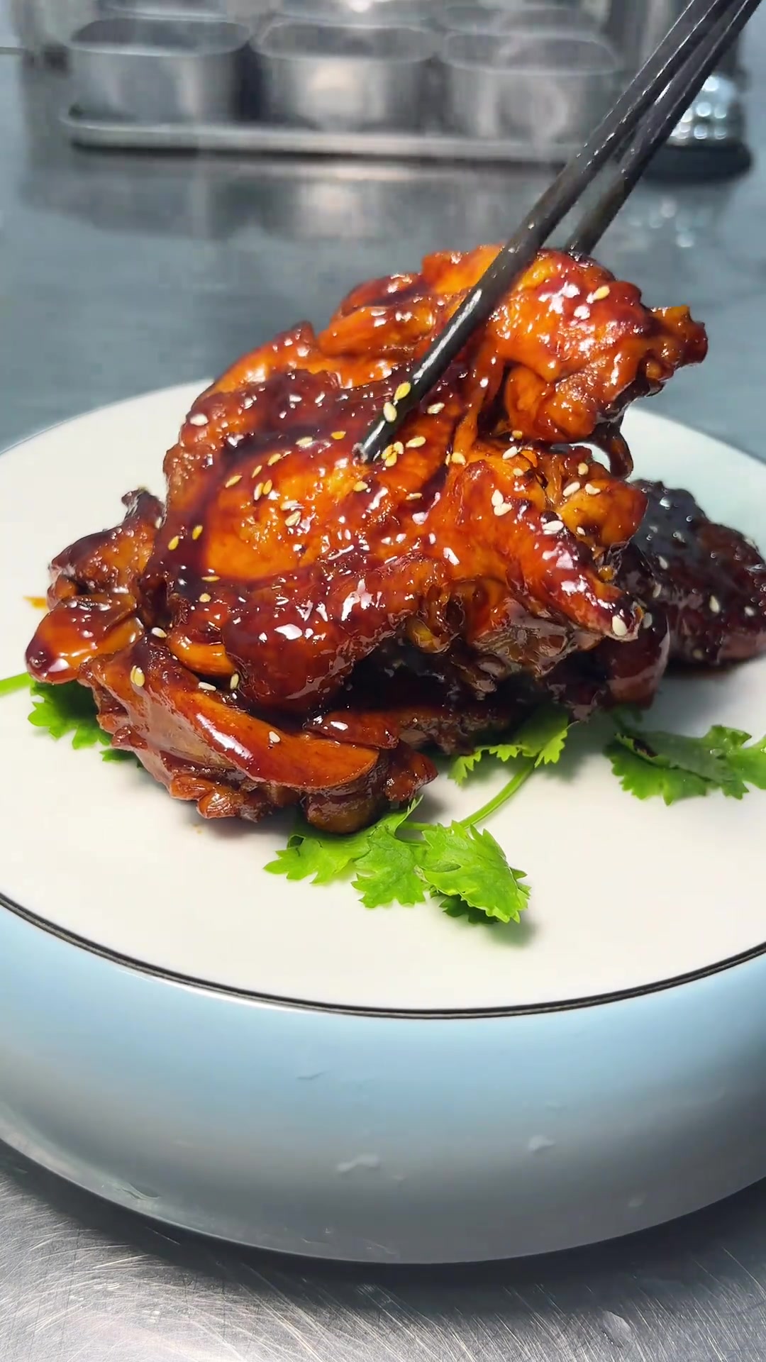 想吃照烧鸡腿？按这方法肉嫩多汁酱香浓郁超香