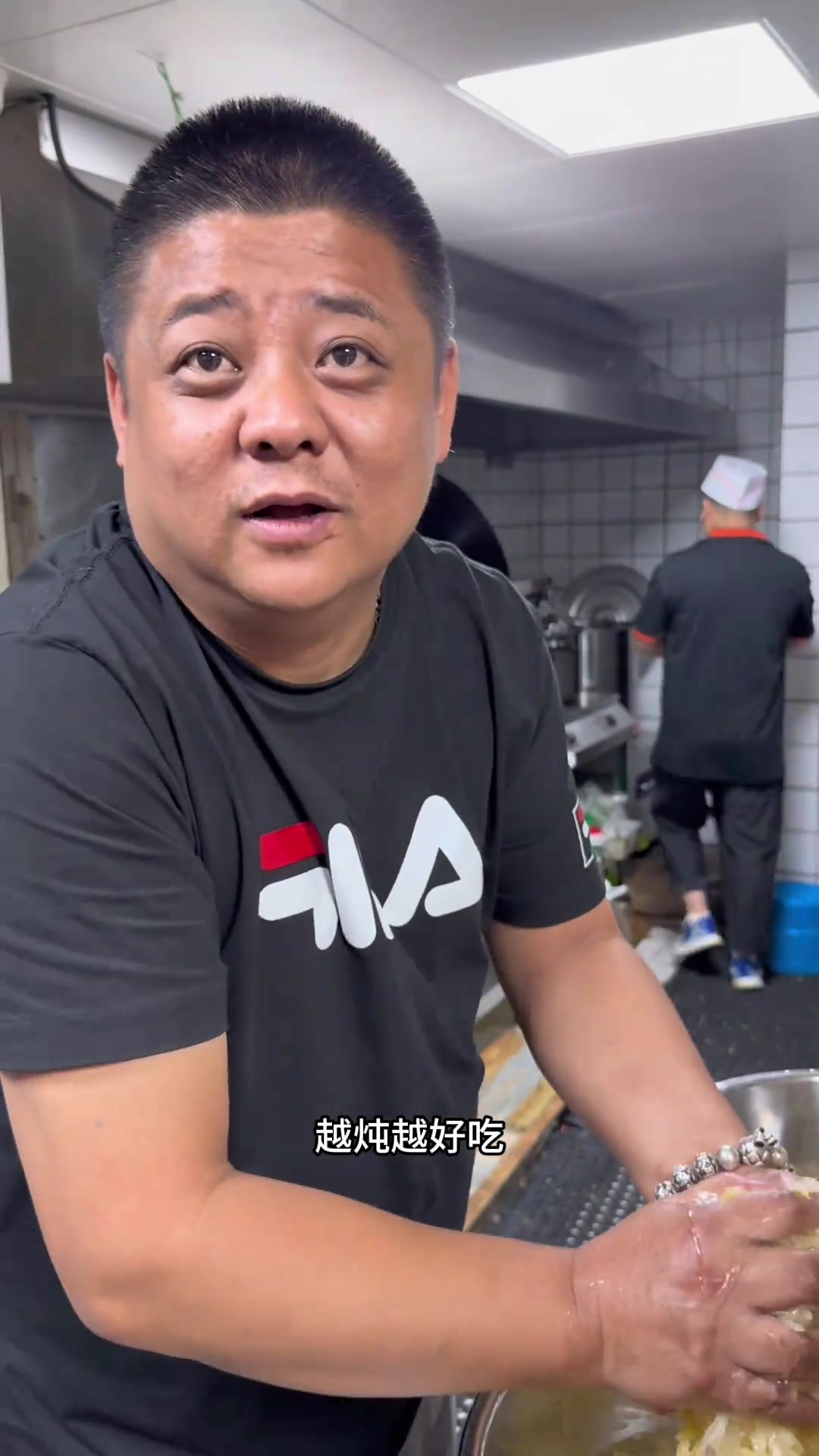 铁锅炖酸菜,香倒一大片