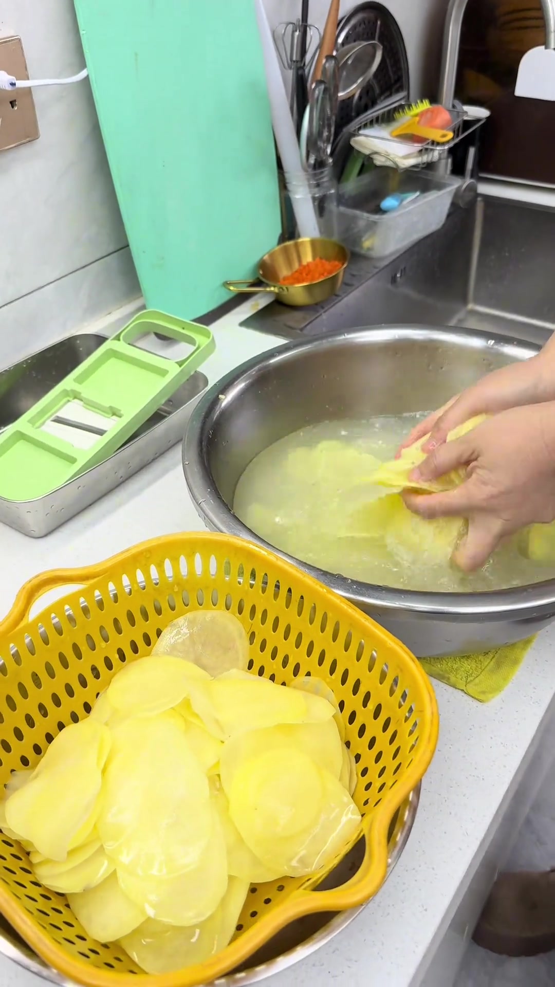 炸薯片的详细教程来了,做法简单,干净酥脆又好吃