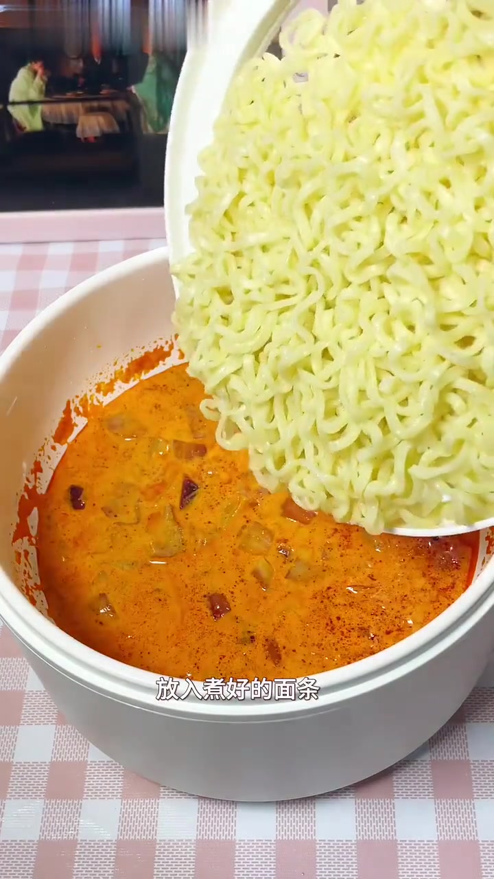 打工人下班如何快速吃上饭!?奶油培根火鸡面