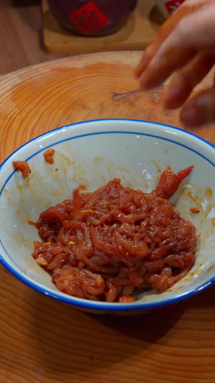 榨菜炒肉丝真的太好吃了,脆嫩爽口又开胃,没胃口时候做