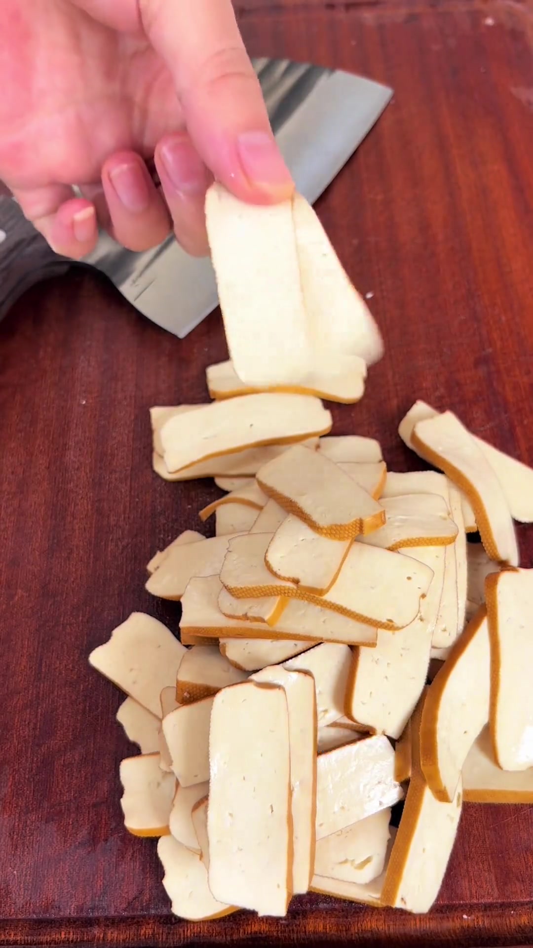 偷懒不想做饭?10分钟香干炒肉盖浇饭搞定全家午餐!